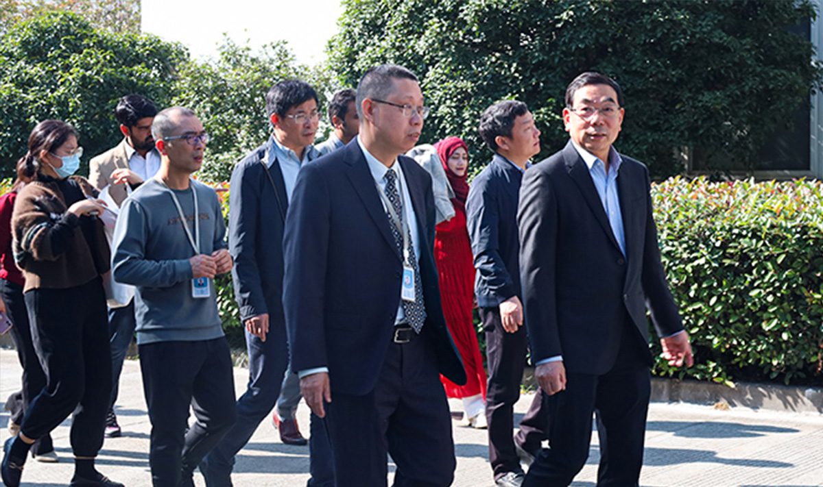 Singclean and Zhejiang Sci-Tech University Jointly Build A National Education Research and Learning Base for International Students