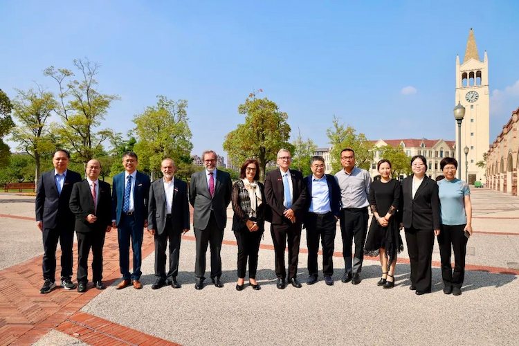 Singclean's Jing Shen and Elvira Fortunato of Portuga Visited the Portugal-China Joint Innovation Centre